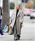 Hilary-Duff---Seen-shopping-after-pregnancy-announcement-in-Los-Angeles-40.jpg