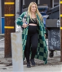 Hilary-Duff---Taking-her-daughter-to-dance-class-in-Los-Angeles-19.jpg